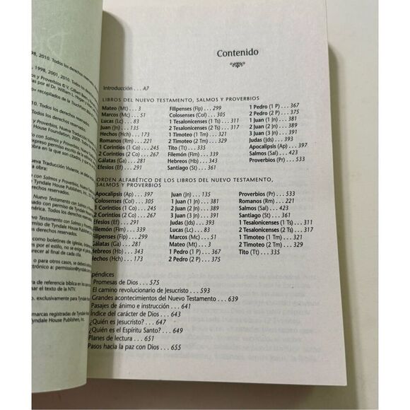 Dios me Ama NUEVA TESTAMENTO CON SALMOS Y PROVERBIOS/ 2010 - Picture 8 of 9